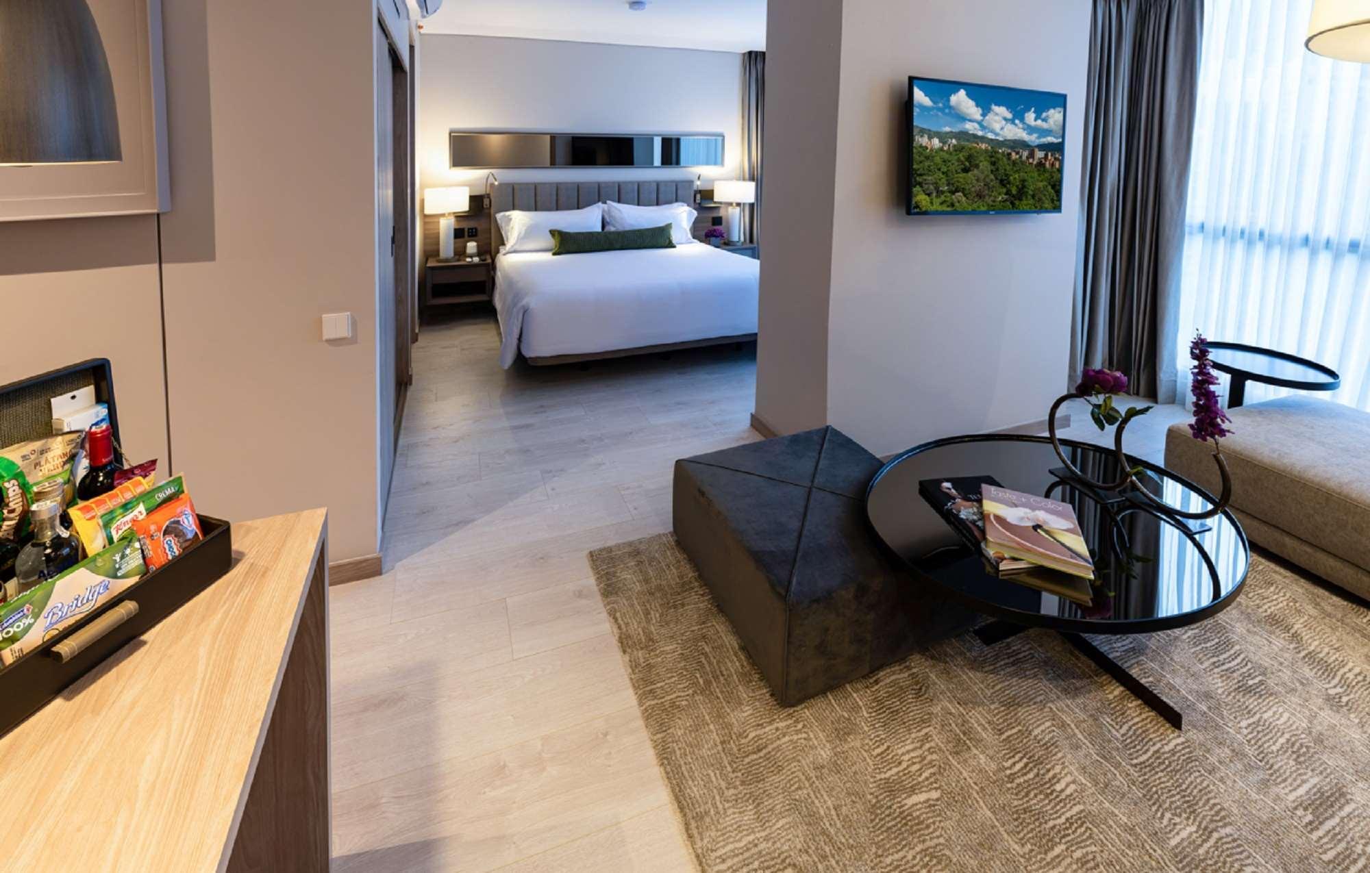 Hotel York Luxury Suites Medellin By Preferred Medellín Exterior foto A suite at the hotel