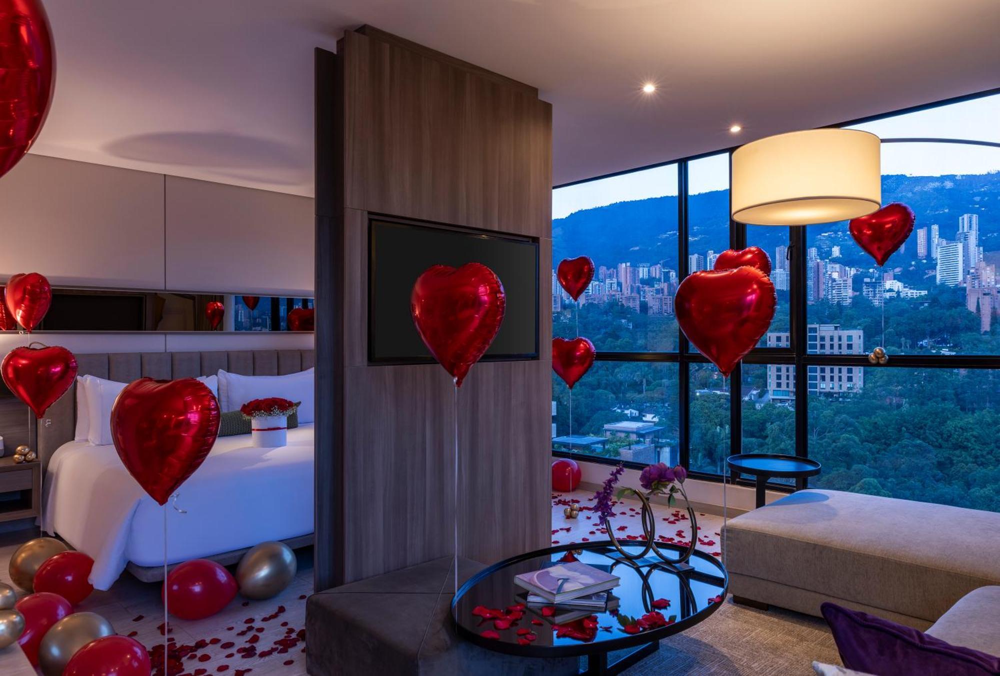 Hotel York Luxury Suites Medellin By Preferred Medellín Exterior foto A bedroom at the hotel