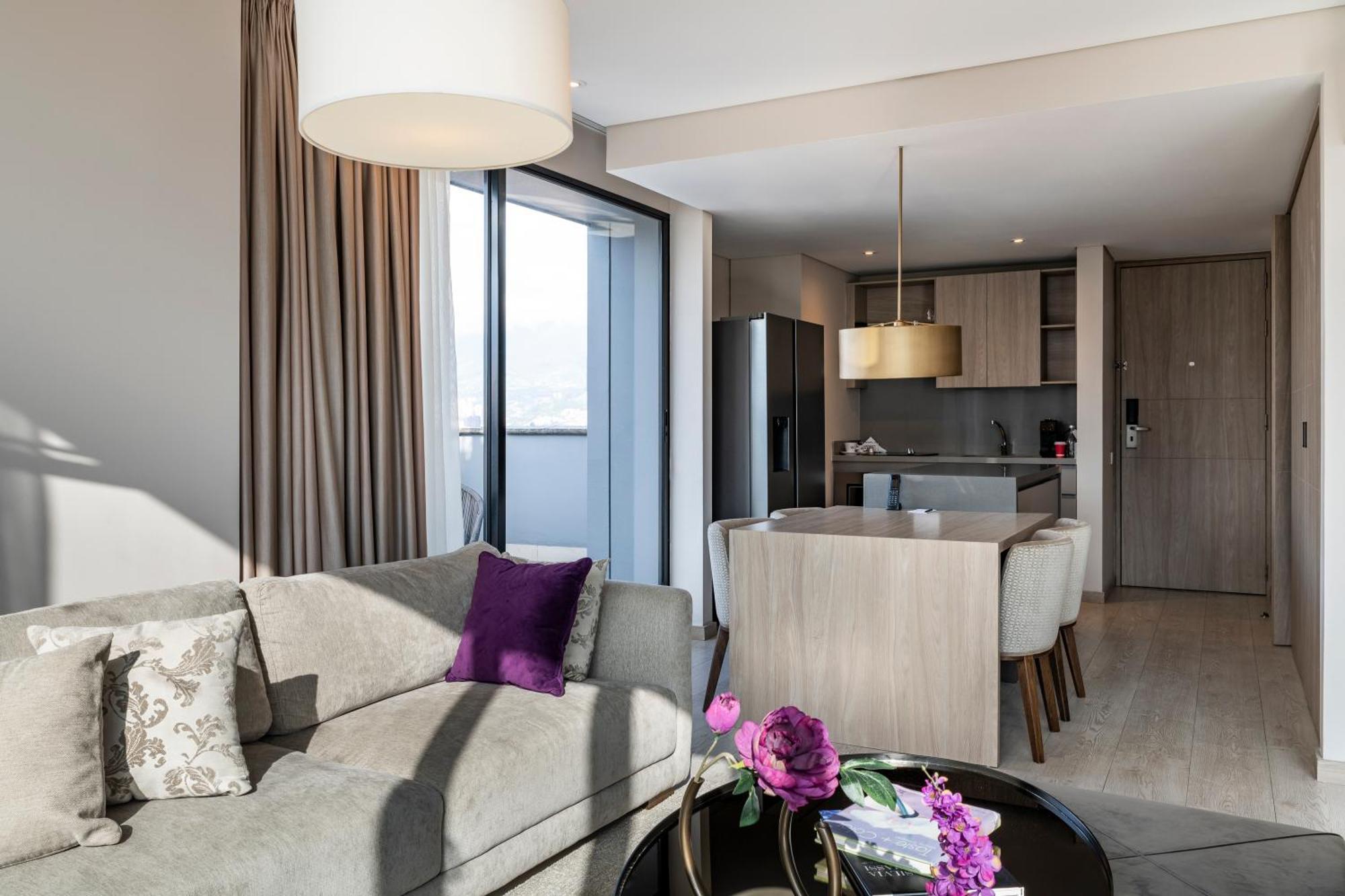 Hotel York Luxury Suites Medellin By Preferred Medellín Exterior foto A typical apartment interior