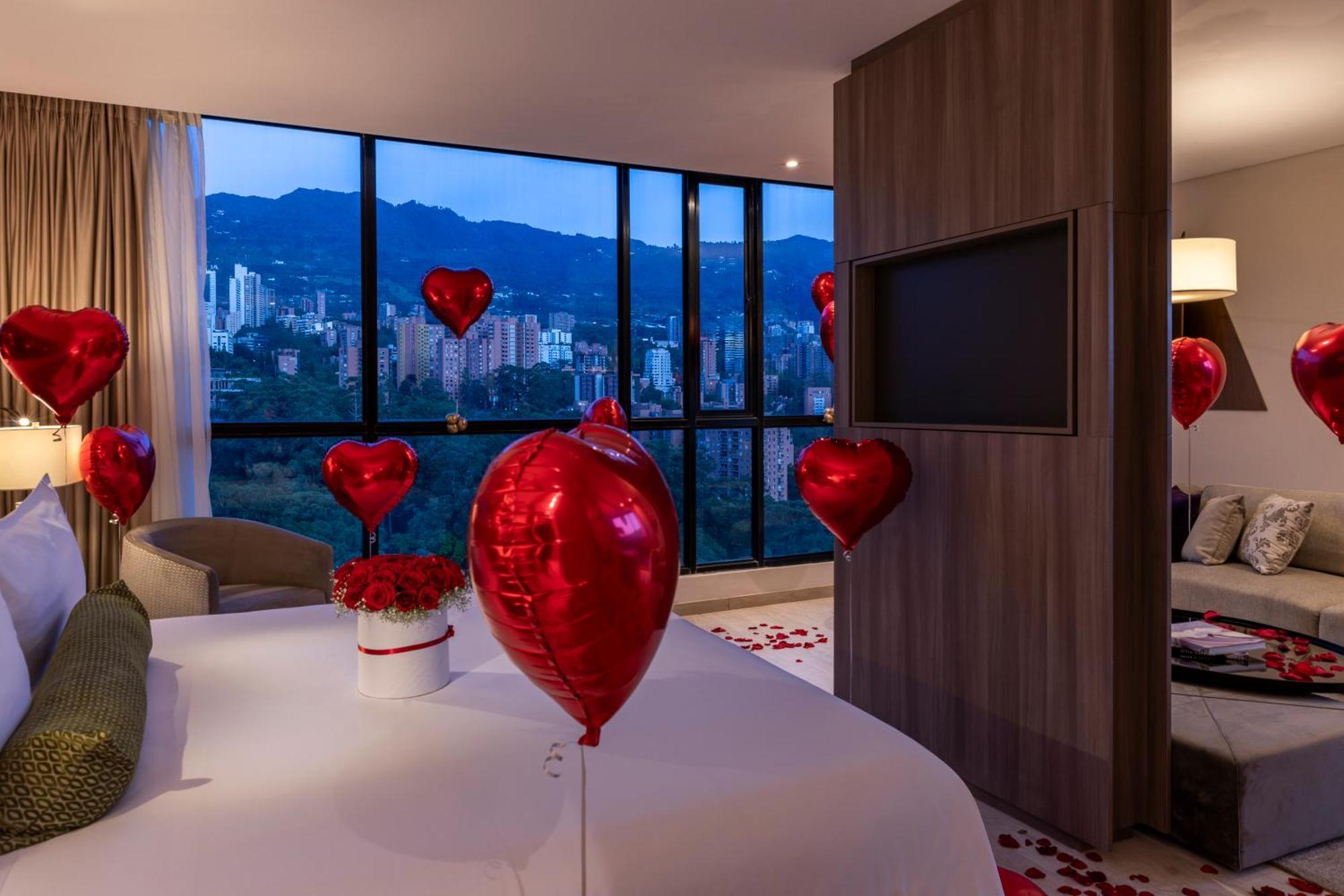 Hotel York Luxury Suites Medellin By Preferred Medellín Exterior foto A room at the hotel
