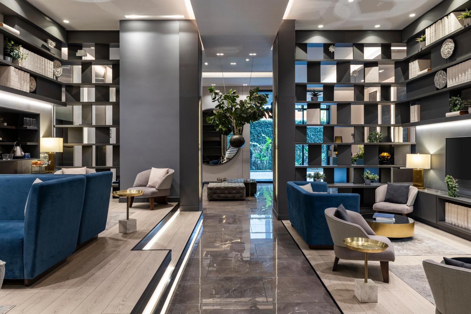 Hotel York Luxury Suites Medellin By Preferred Medellín Exterior foto The lobby of the hotel
